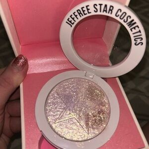 Jeffree Star Extreme frost highlighting powder